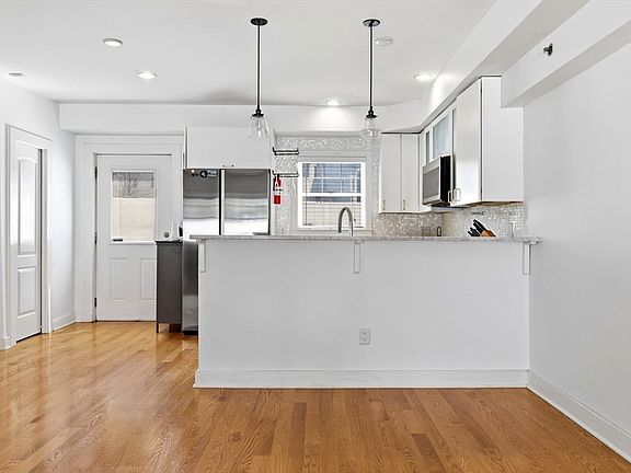 5th image of 35 Middle St #4