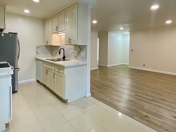 3rd image of 936 Kiely Blvd Unit I