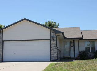 2115 Paddington Ave, Newton, KS 67114