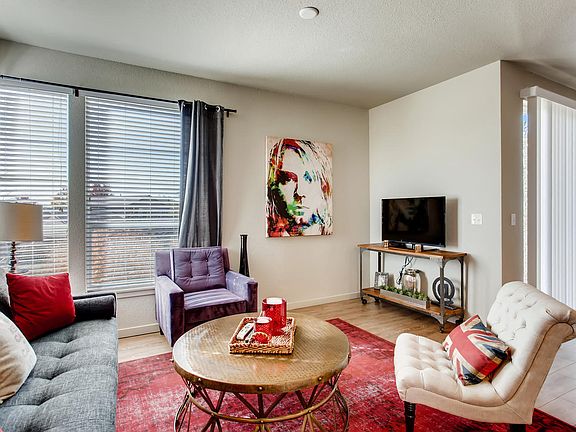Legend Flats | Evans, CO Apartments