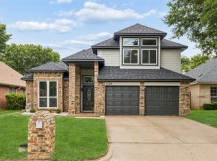 2225 Chapel Downs Dr, Arlington, TX 76017