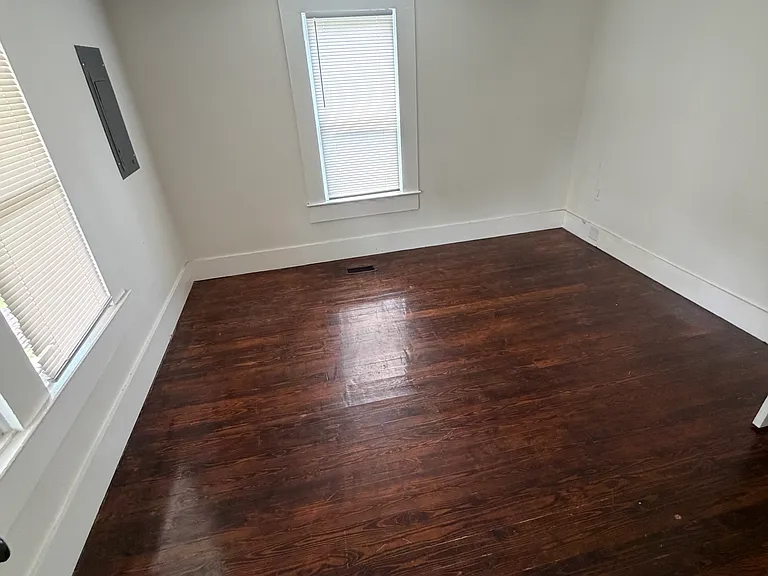 1317 Katherine St NW — Photo 5