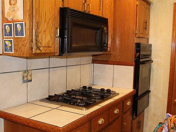 4th image of 221 E Okmulgee St