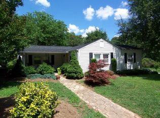 820 Oakwood St, Lenoir, NC 28645