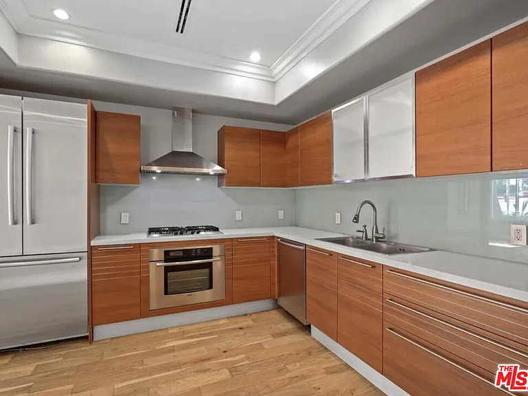 1283 Havenhurst Dr #101 — Photo 4