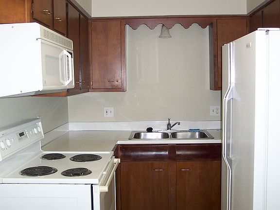 3rd image of 353 E South St