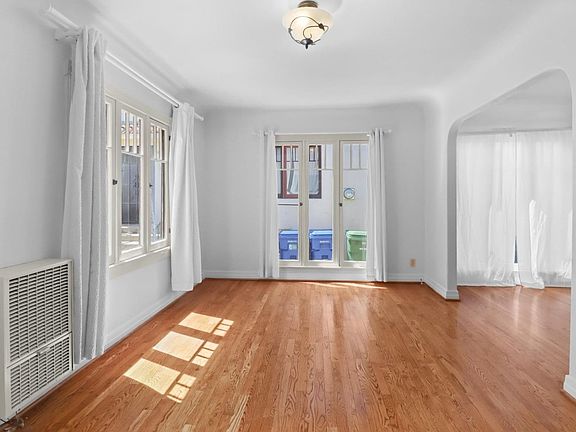 3rd image of 1111-1115 Douglas St