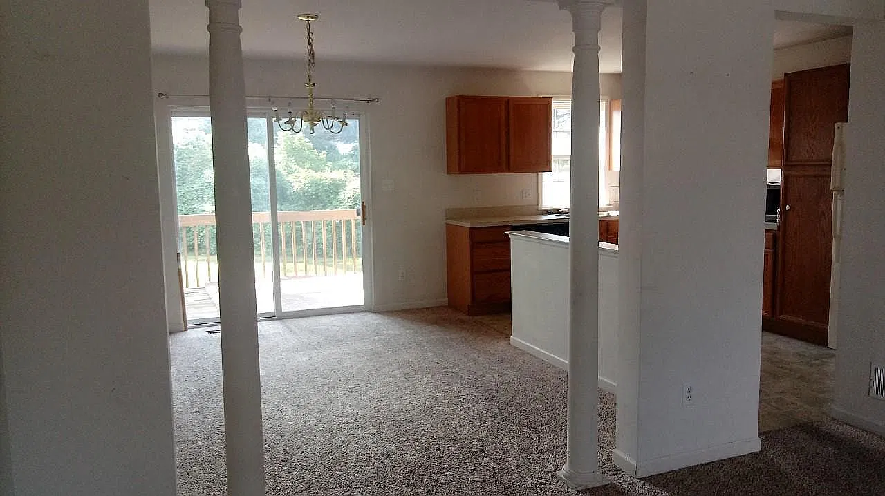 Norlawn Cir, Lancaster — Photo 2