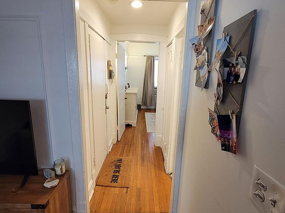 5th image of 685 W Wrightwood Ave APT 1S