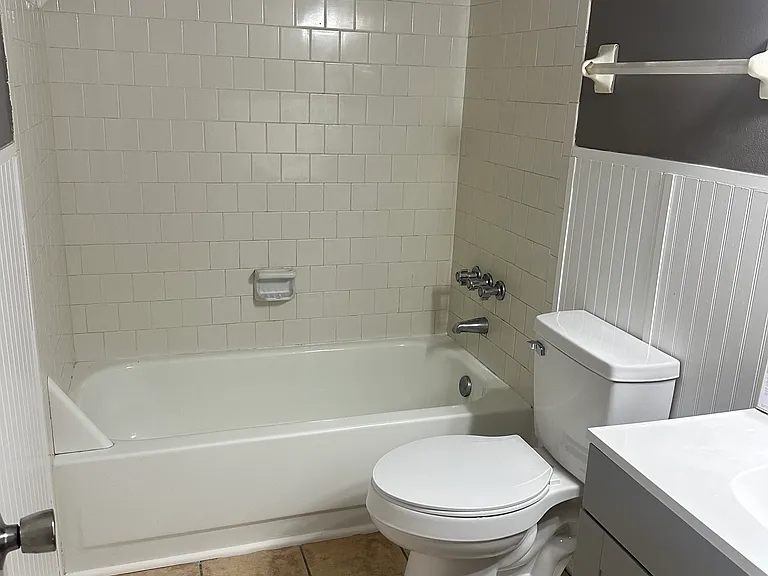 11620 Chemstrand Rd #10 — Photo 7