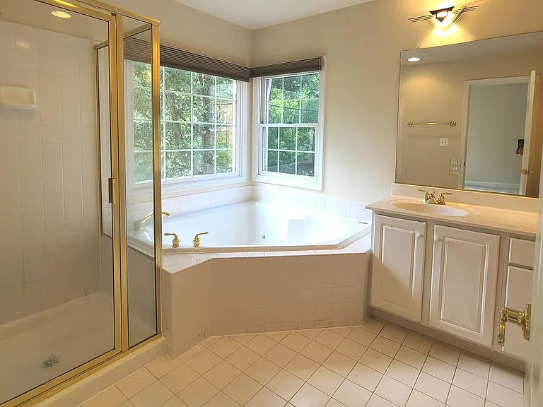 2511 Gadsby Pl — Photo 23