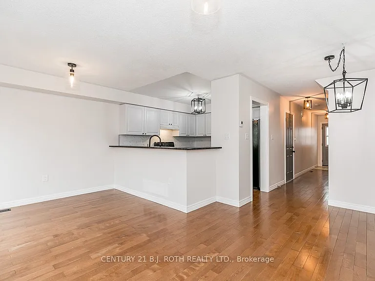 430 Mapleview Dr E #18 — Photo 11
