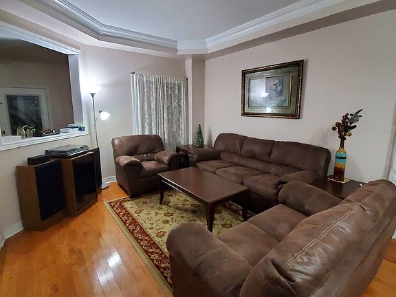 3rd image of 35 Citadel Cres