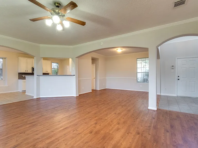 1907 Glen Eden Ct — Photo 10
