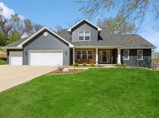 3915 Forest View Ct NE, Cedar Rapids, IA 52411