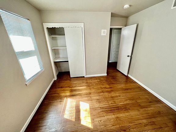 3rd image of 3505 SE 22nd St