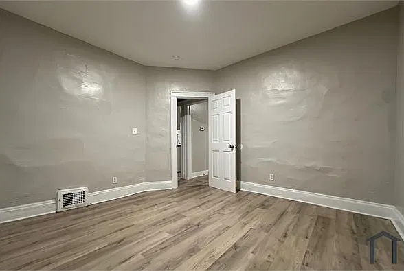 3 bed, 1200 sqft, $1,299 — Photo 2