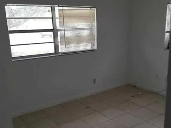6340 SW 19th St, Hollywood, FL 33023