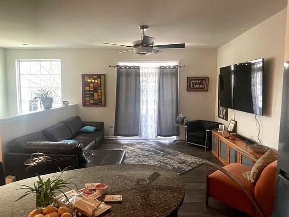 3rd image of 804 Four Seasons Blvd