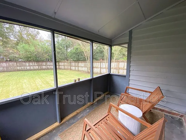 303 Christiee Ct — Photo 17