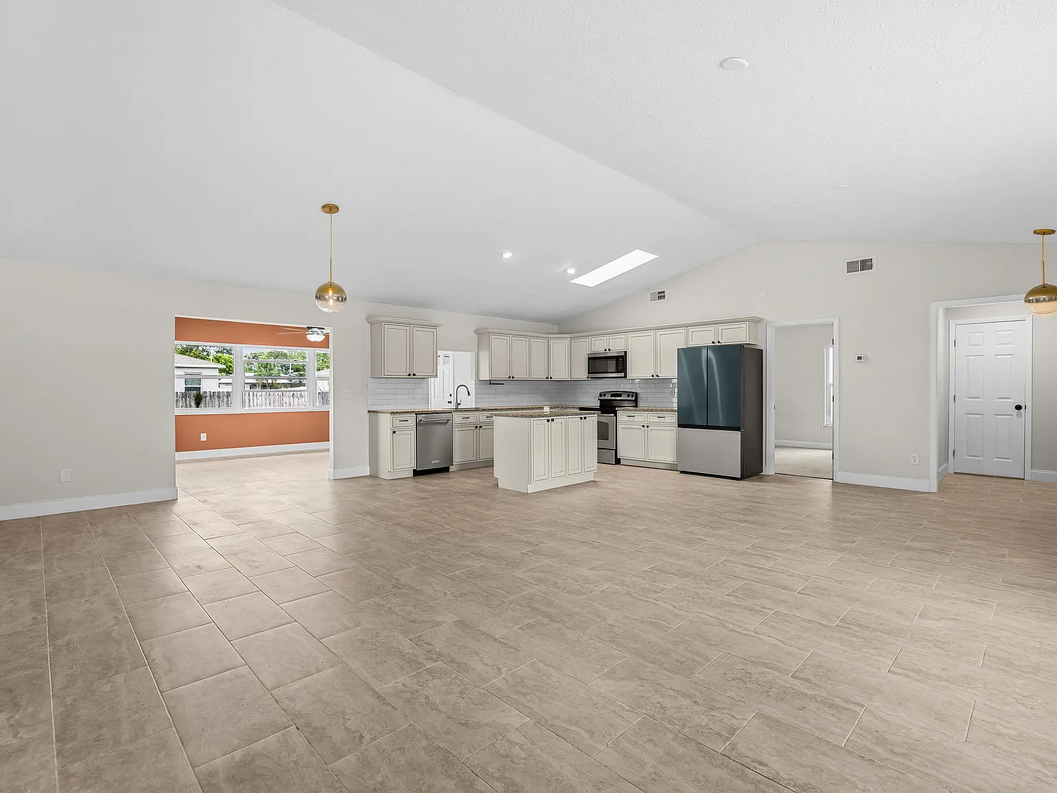 2 bed, 2.0 bath, 1676 sqft, $2,500 — Photo 1