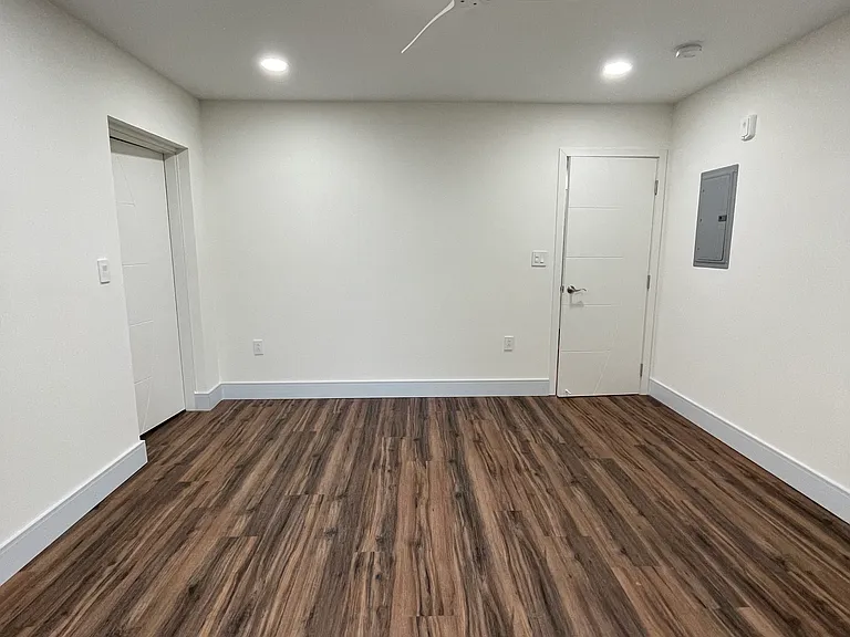 4906 Spruce St #316 — Photo 8