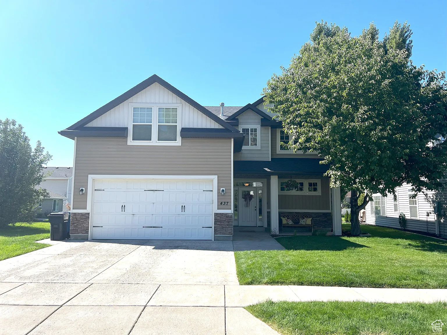 3 bed, 2.5 bath, 1963 sqft, $2,200 — Photo 1