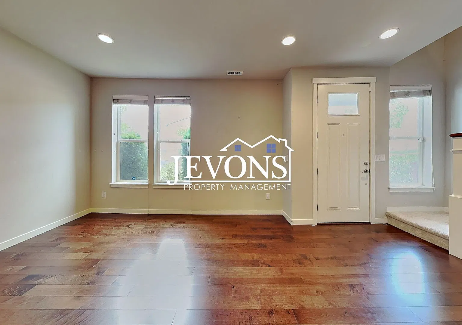 $500 Off First Month's Rent! 3 Bed/2.5 Bath Townhouse - W/D included with garage parking — Photo 4