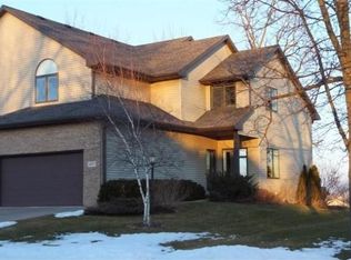 407 Cross Country Rd, Verona, WI 53593