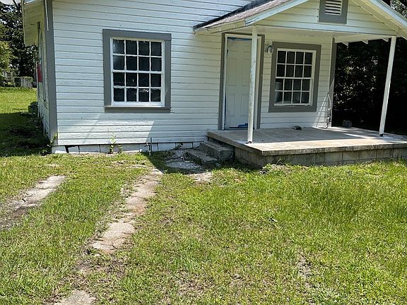 3rd image of 616 Green St