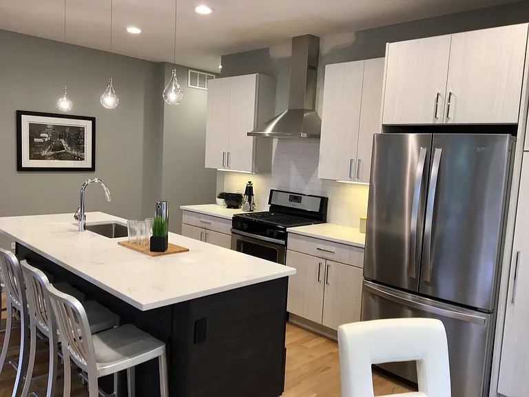 1515 W Sunnyside Ave #2W — Photo 6