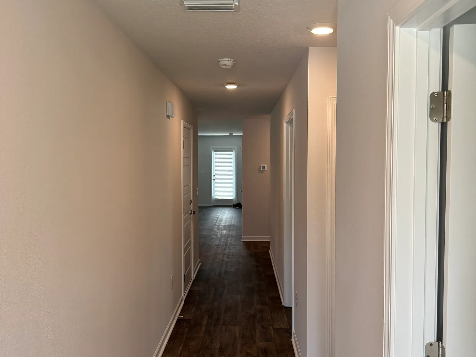 3 bed, 1281 sqft, $2,100 — Photo 2