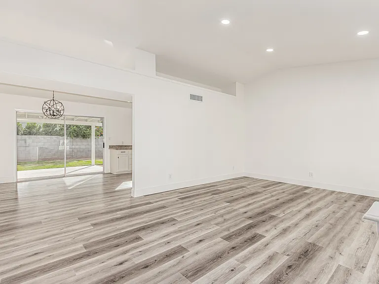 6873 E Kathleen Rd — Photo 8