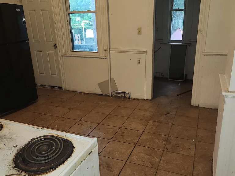 517-519 Luzerne St #2 — Photo 9