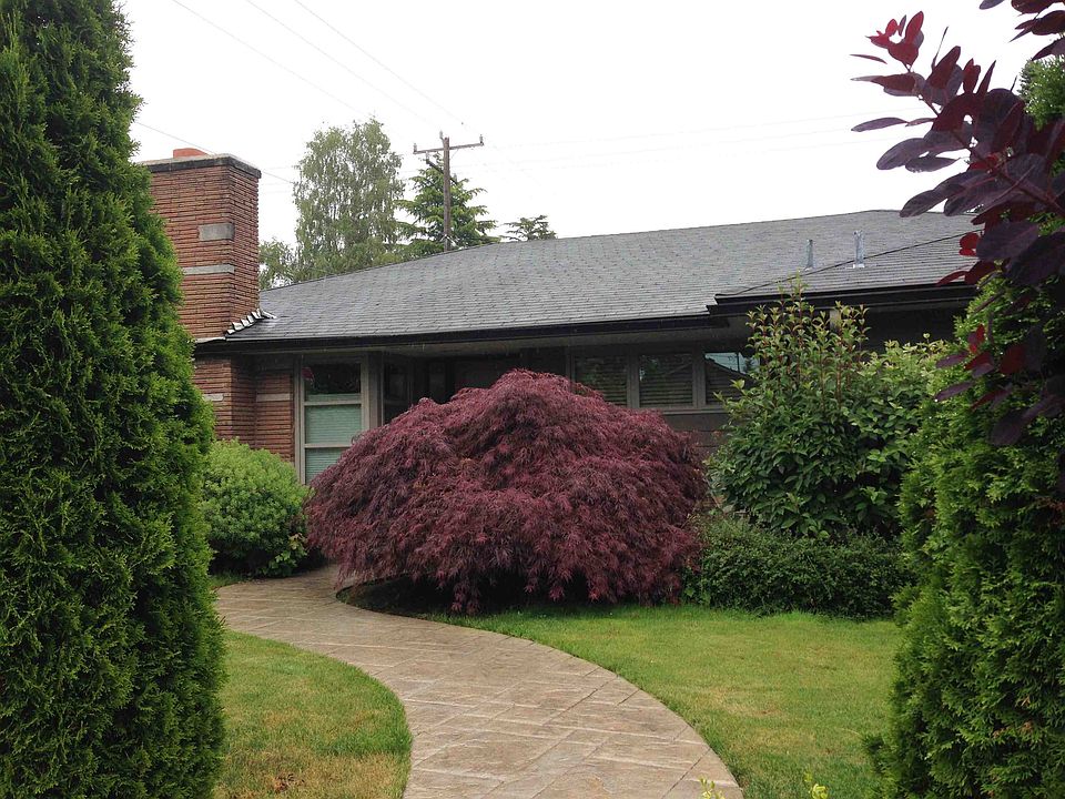2nd image of 6852 44th Pl NE