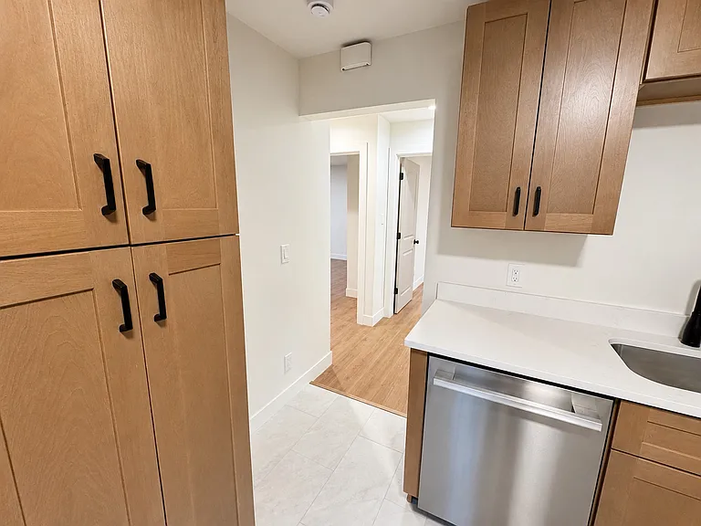 1823 E Stratford Ave — Photo 8