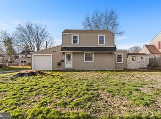 735 Westwood Ln, Aldan, PA 19018