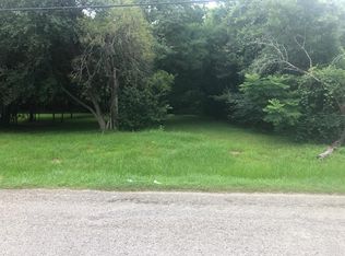 7100 Terrell St, Groves, TX 77619