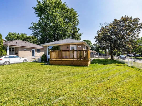 42 Thorncroft Cres, Ajax, ON L1S 2S2