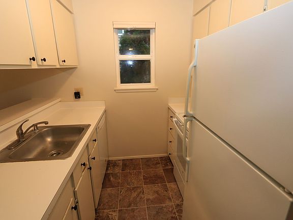 5th image of 2626 NW 58th St APT 103
