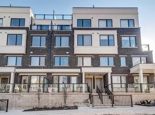 300 Alex Gardner Cir #43, Aurora, ON L4G 3G5