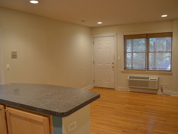 5th image of 5225 N Ashland Ave APT 3C