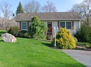 4959 Spruce St, Schnecksville, PA 18078