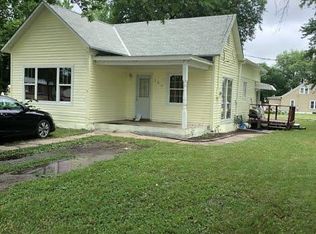 304 N Railroad St, Wilber, NE 68465