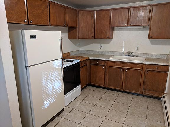 3rd image of 44 S Sherman St APT 8