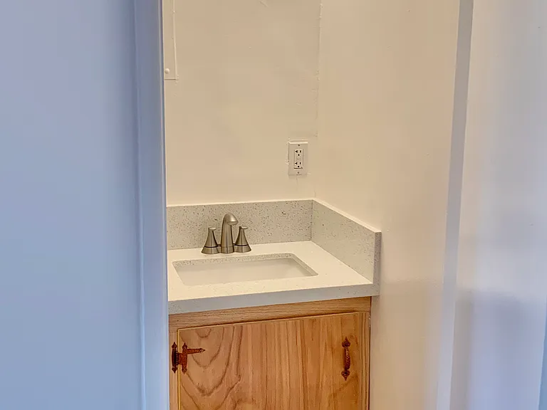 90 Hurlbut St — Photo 11
