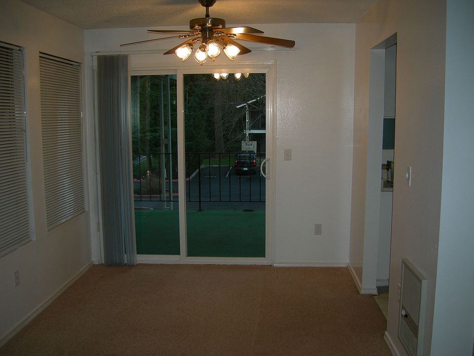 Dining to spacious deck