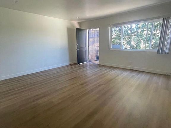 2nd image of 907 Grand Ave APT 6