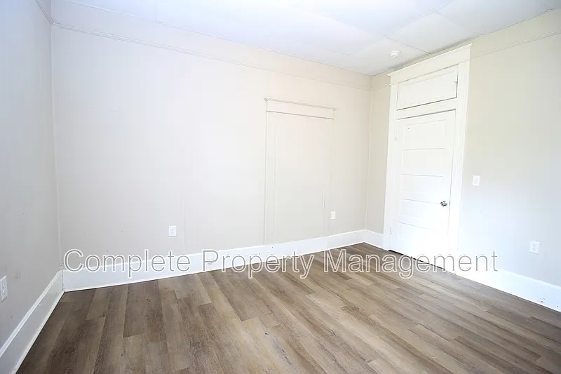 4 bed, 1.0 bath, $1,150 — Photo 3