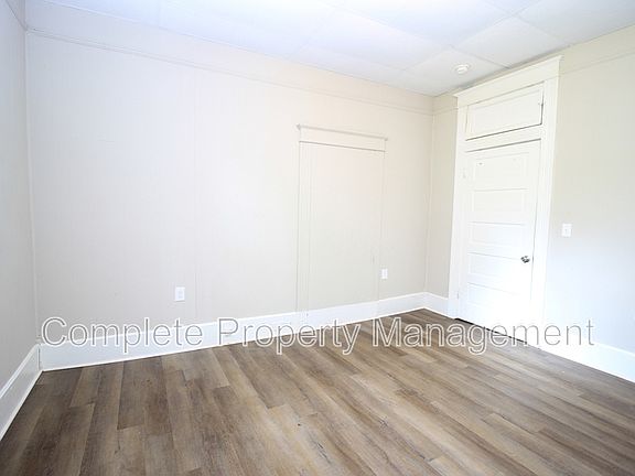 3rd image of 524 Fulton Ave SW